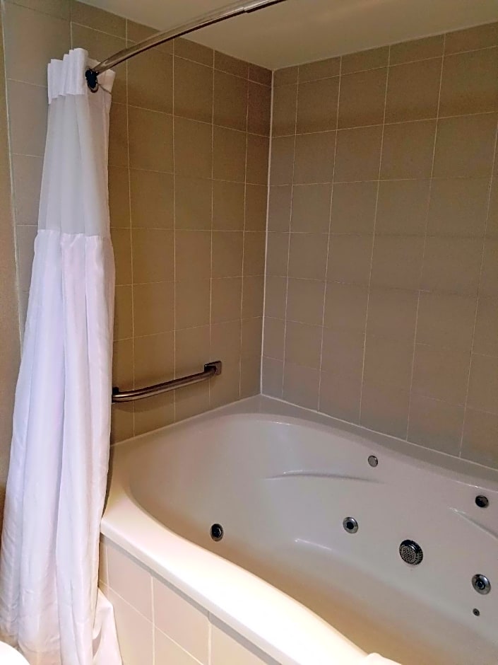 Radisson Hotel Detroit Farmington Hills – Farmington Hills, MI