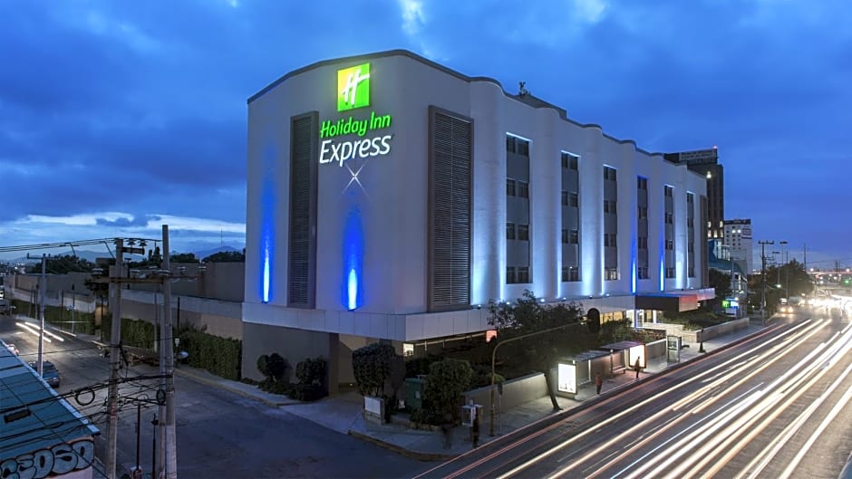 Holiday Inn Express Mexico - Toreo By IHG