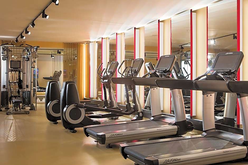Renaissance by Marriott New York Times Square Hotel