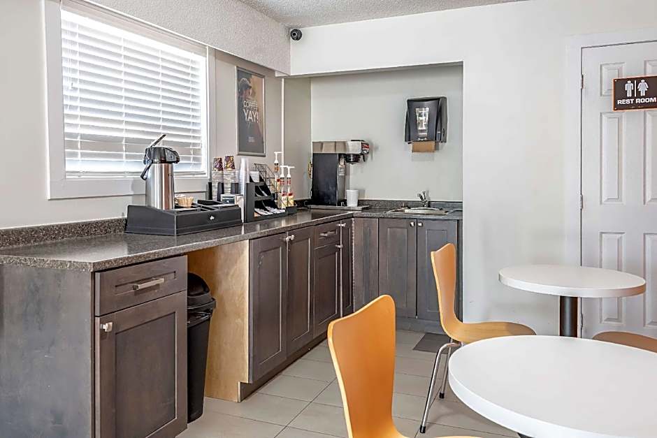 Motel 6-Fort Nelson, BC