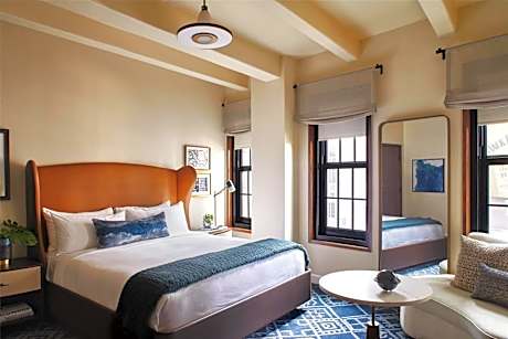 King Room with Roll-In Shower - Disability Access