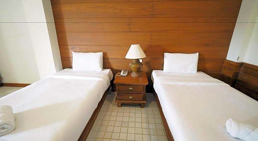 Fah Place Hotel