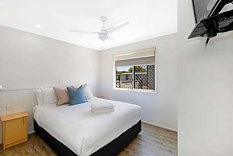 Deluxe Cabin - Sleeps 5 - Dog Friendly