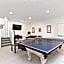 Casa Pura Vida Hot Tub, Pool & Ping Pong Tables w Backyard & BBQ Come stay