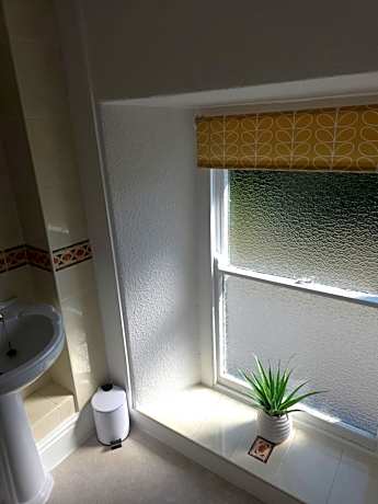 Deluxe Double Room (2 Adults + 1 Child)