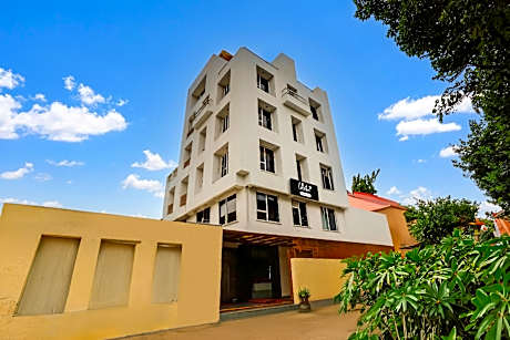 Super Collection O Ashram Road Near Sardar Bridge Formerly Hotel Apple Inn