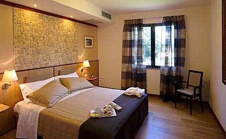 Suite with Spa Access
