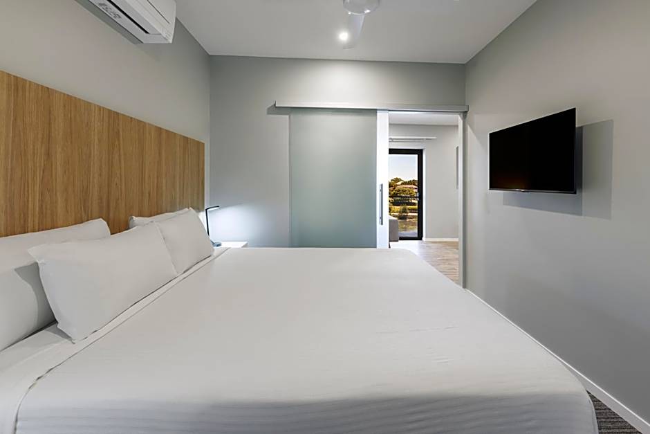 Best Western Plus North Lakes Hotel