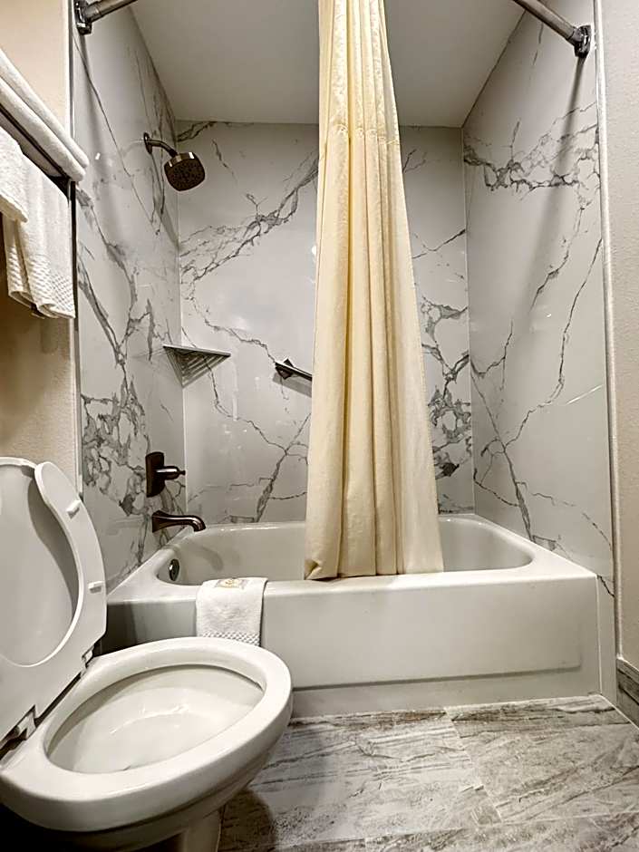 Quality Inn Cleveland North