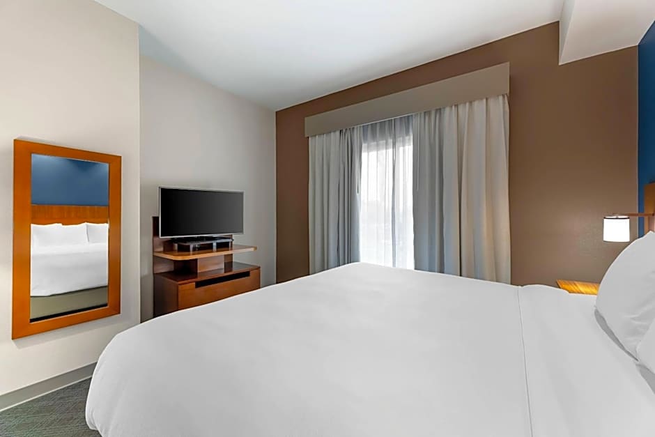 Comfort Inn & Suites Akron South