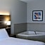 Holiday Inn Express & Suites Chicago North-Waukegan-Gurnee by IHG