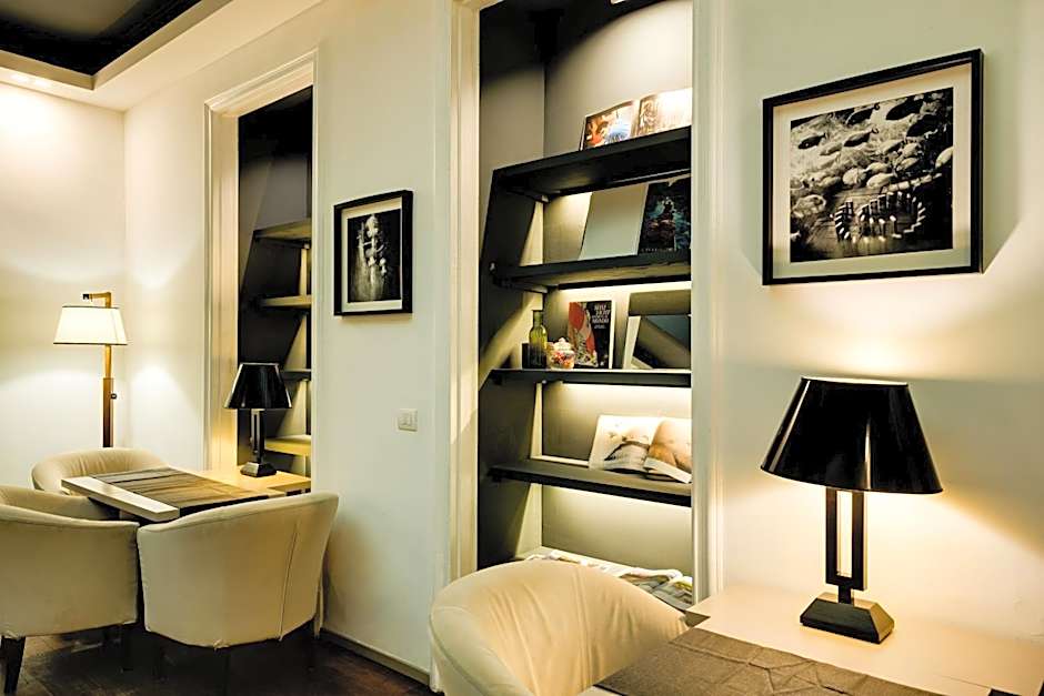 V Collection Piazza Farnese Luxury Suites