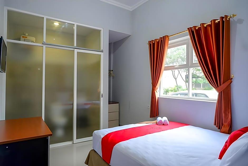 RedDoorz @ City Park Medoho Semarang
