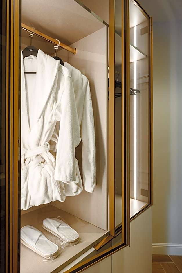XVI Suites - Adults Only