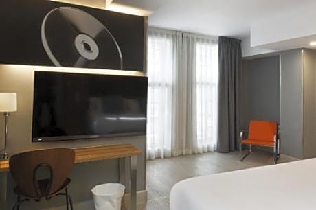 Double or Twin Room (1-2 Adults)