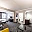 La Quinta Inn & Suites by Wyndham San Antonio Downtown