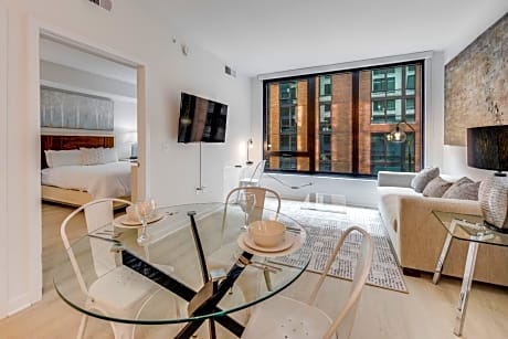 Deluxe One Bedroom Apartment
