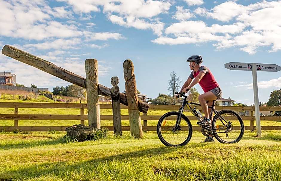 Twin Coast Adventures Motel & Cycle Hire