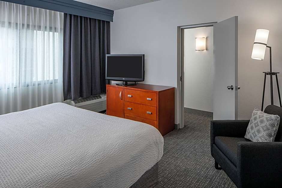 Courtyard by Marriott Memphis East/Park Avenue