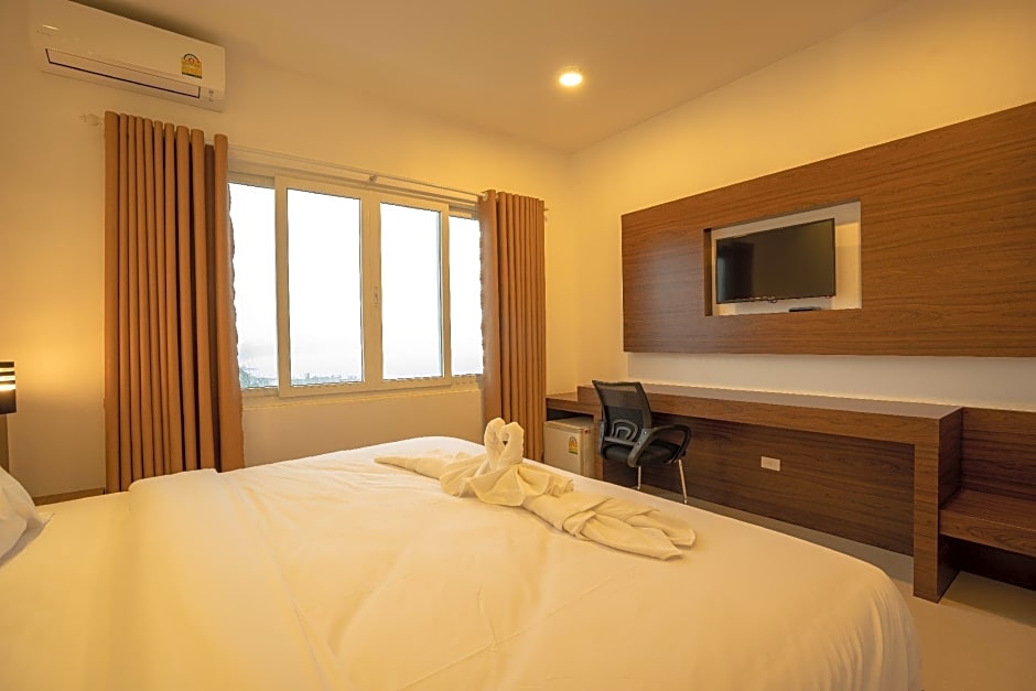 Intouch Riverside Hotel