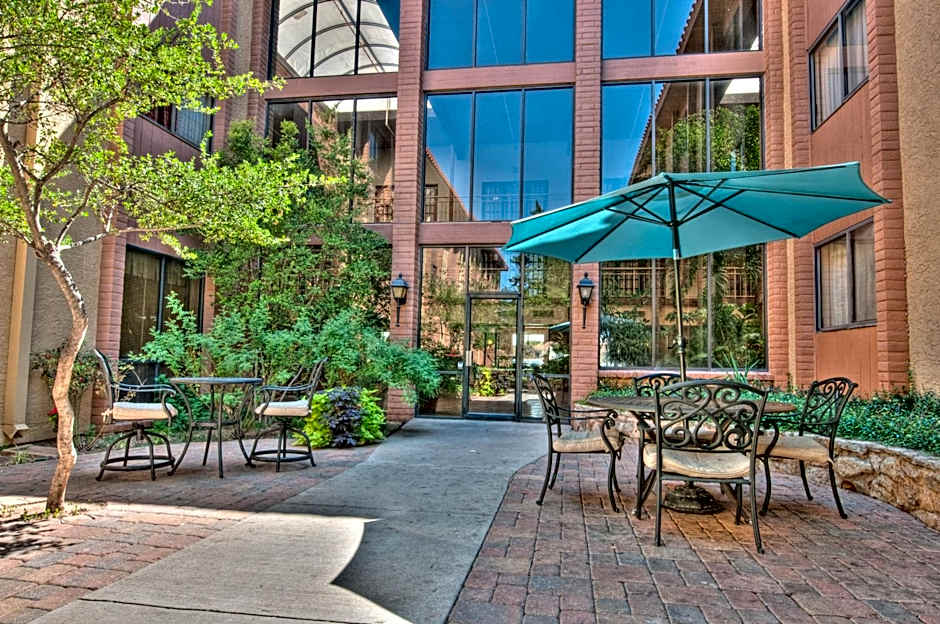 Mcm Elegante Suites Abilene