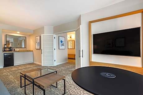 King Suite with Sofa Bed and City View