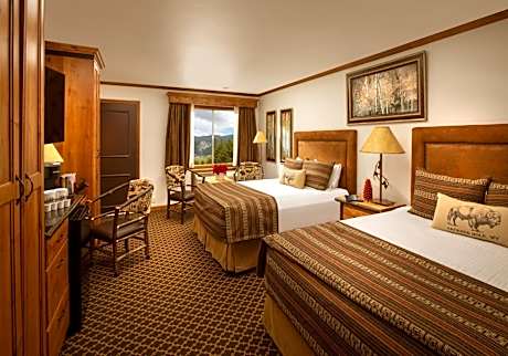 Superior Queen Room with Two Queen Beds