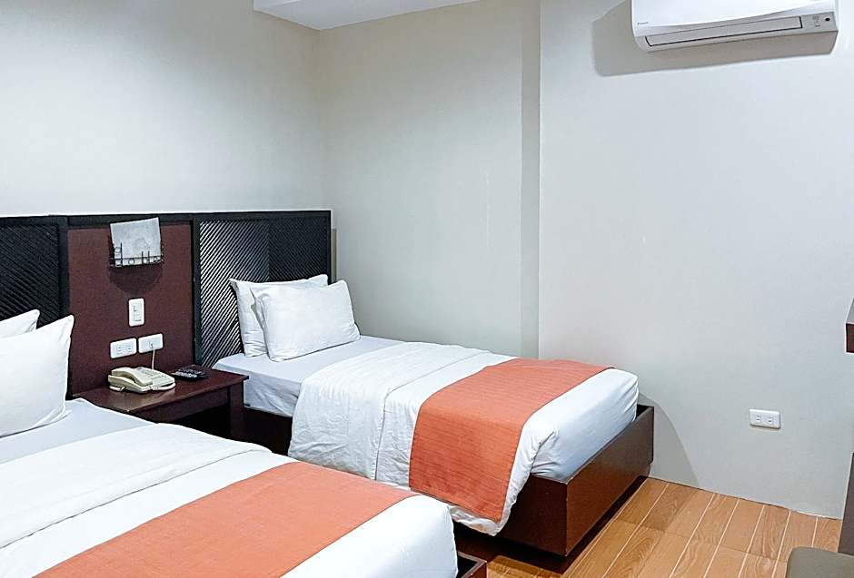 RedDoorz Plus @ Hotel Esse