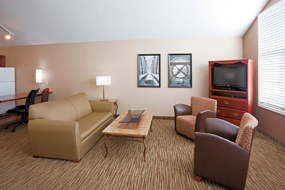 GrandStay Residential Suites Hotel - Eau Claire