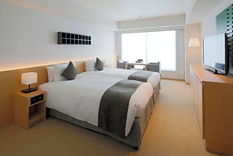 Deluxe Twin Room with Extra Bed and Kitchenette