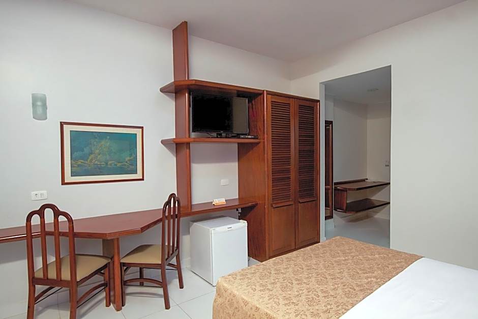 Bristol Exceler Plaza Hotel