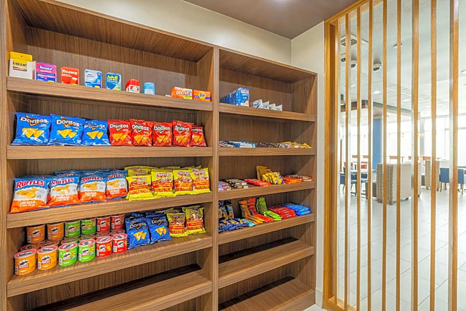 Holiday Inn Express and Suites Lindale By IHG