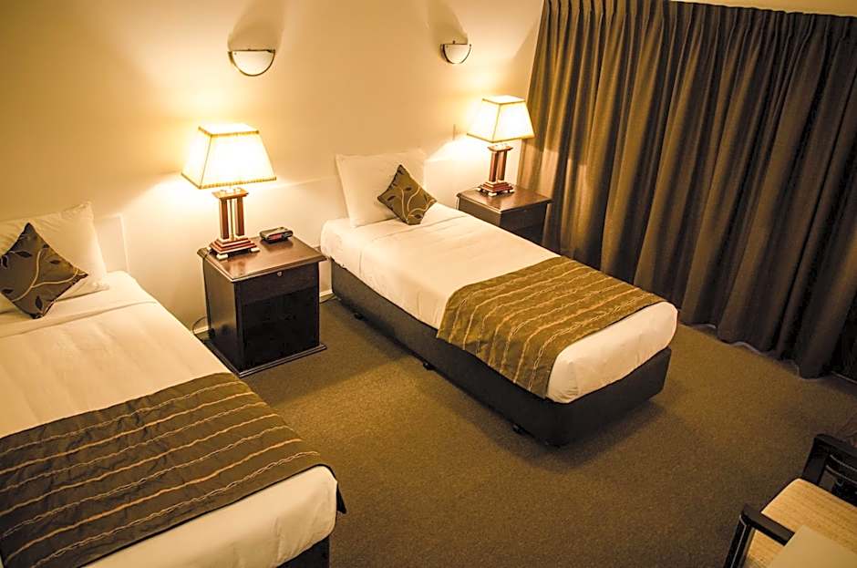 Alpers Lodge & Conference Centre