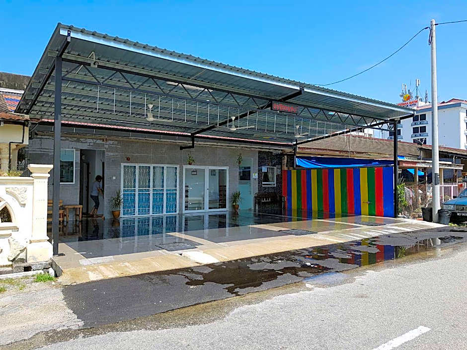 Teruntum 96 Guest House