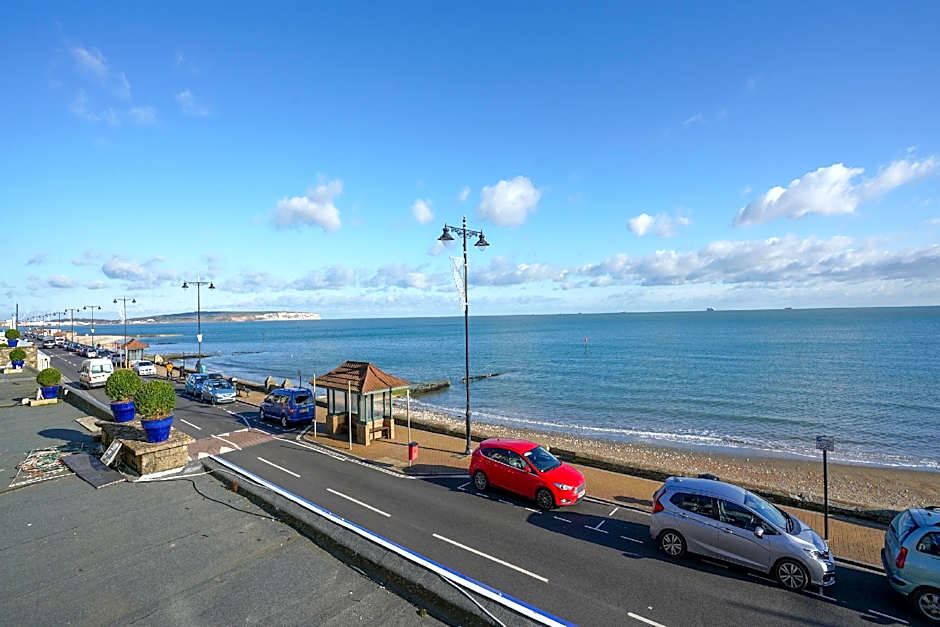 OYO Shanklin Beach Hotel