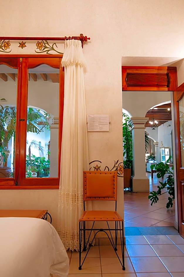 Los Pilares Hotel
