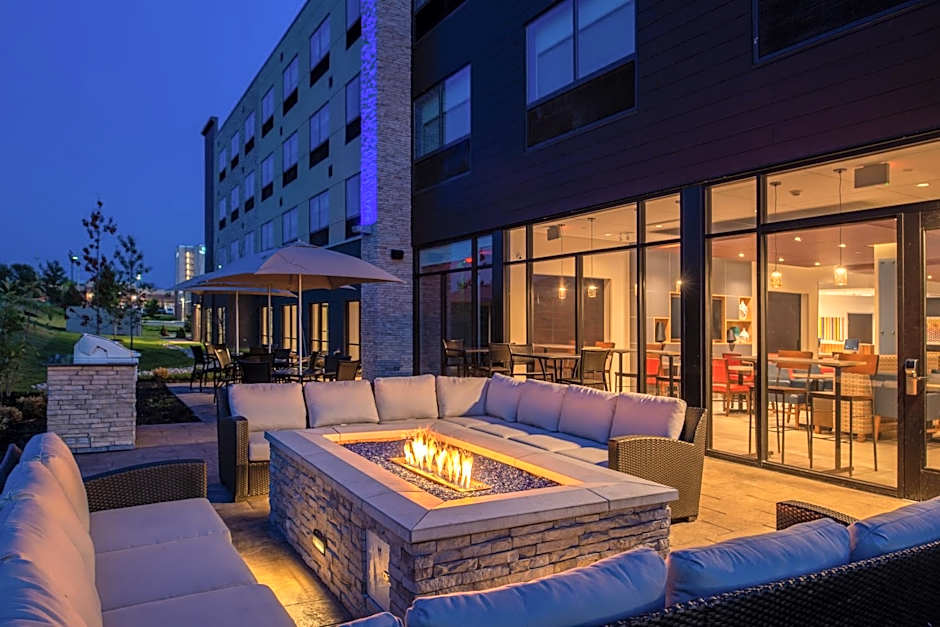 Holiday Inn Express And Suites Olathe West By IHG