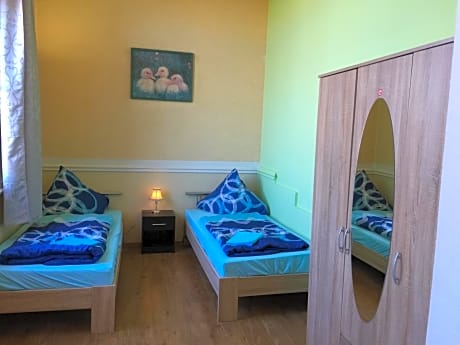 Triple Room with Bathroom and mini kitchen