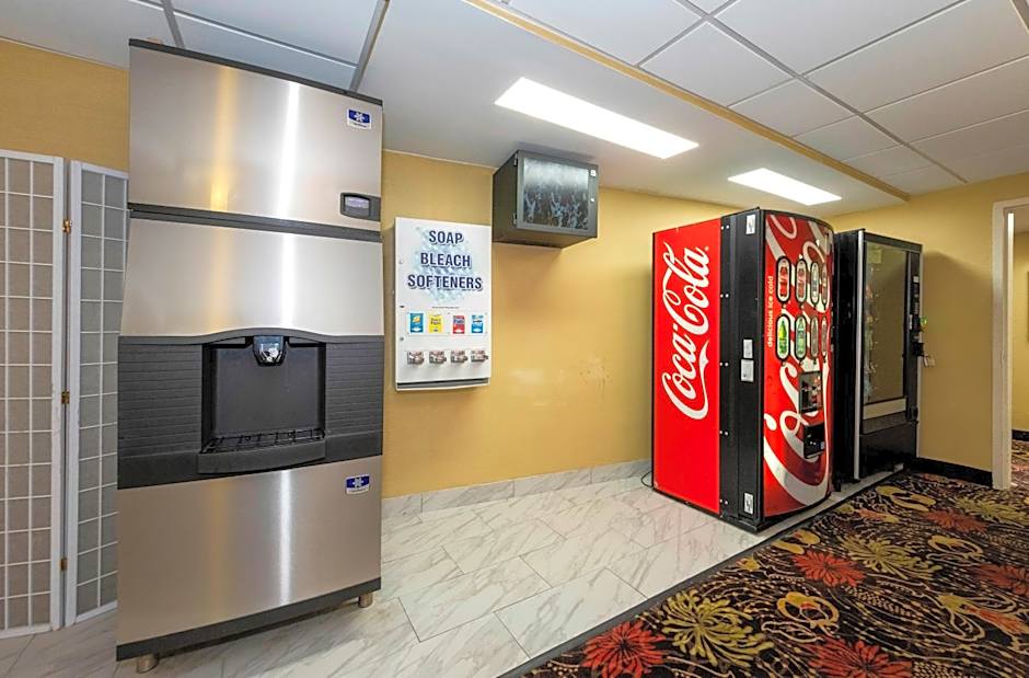 Red Roof PLUS+ Newark Liberty Airport - Carteret