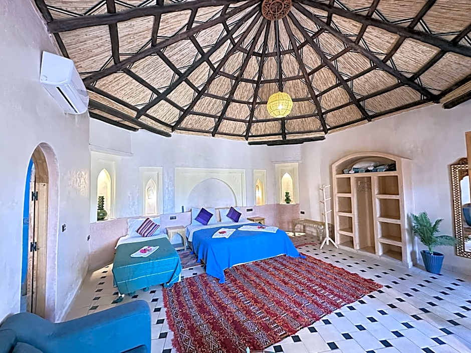 Oasis Tilogui-Luxury Hotel Restaurant and Desert Excursions In Zagora