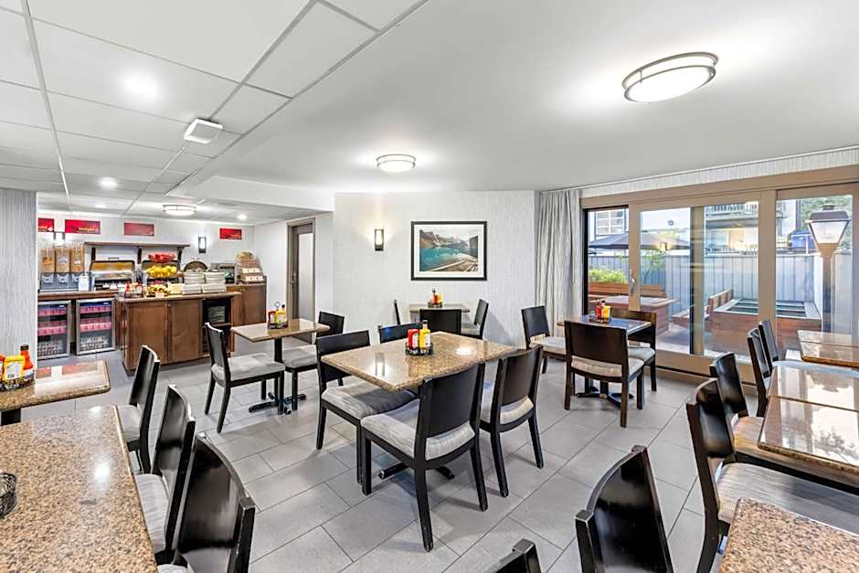 Best Western Plus Banff International Lodge