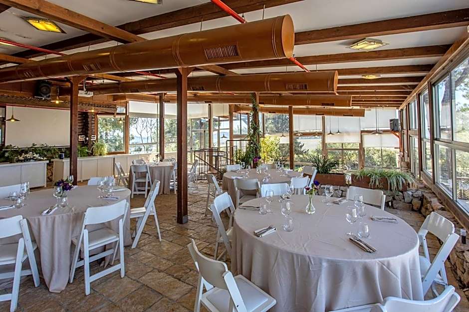 Logos hotel in Yad Hashmona