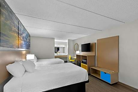 Deluxe Double Room with Two Double Beds - Non-Smoking