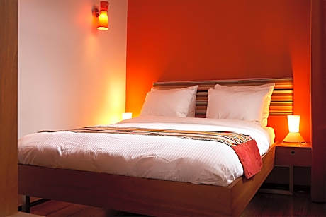 Mandarin Apartment Suite