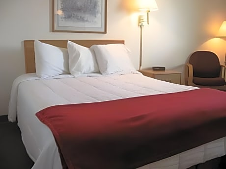 1 Queen Bed Non-Smoking