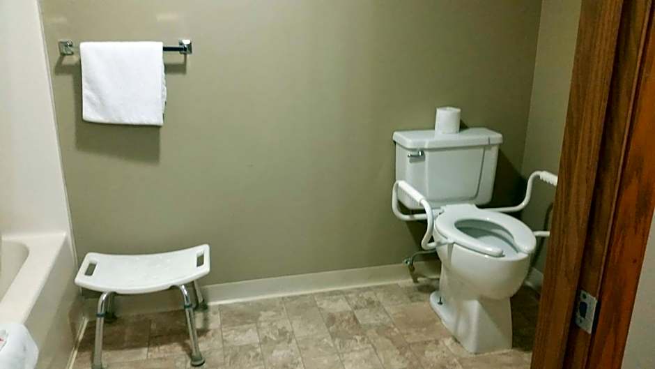 Super 8 by Wyndham Macomb