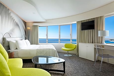 Design, Guest room, 1 King, Sea view, Crystal Towers