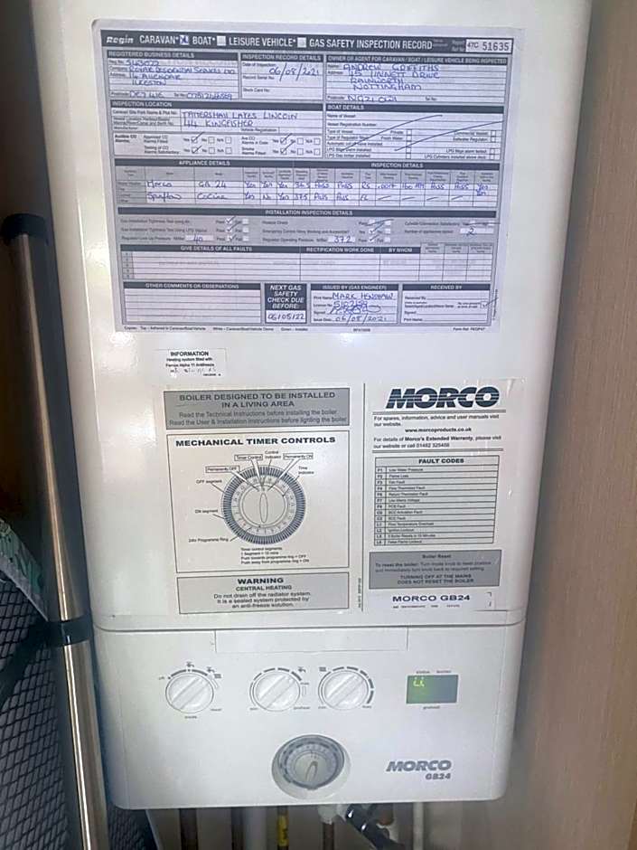 The Luxury break Sleeps 6 at 44 Kingfisher Court South facing