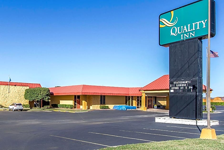 Quality Inn Ada near University