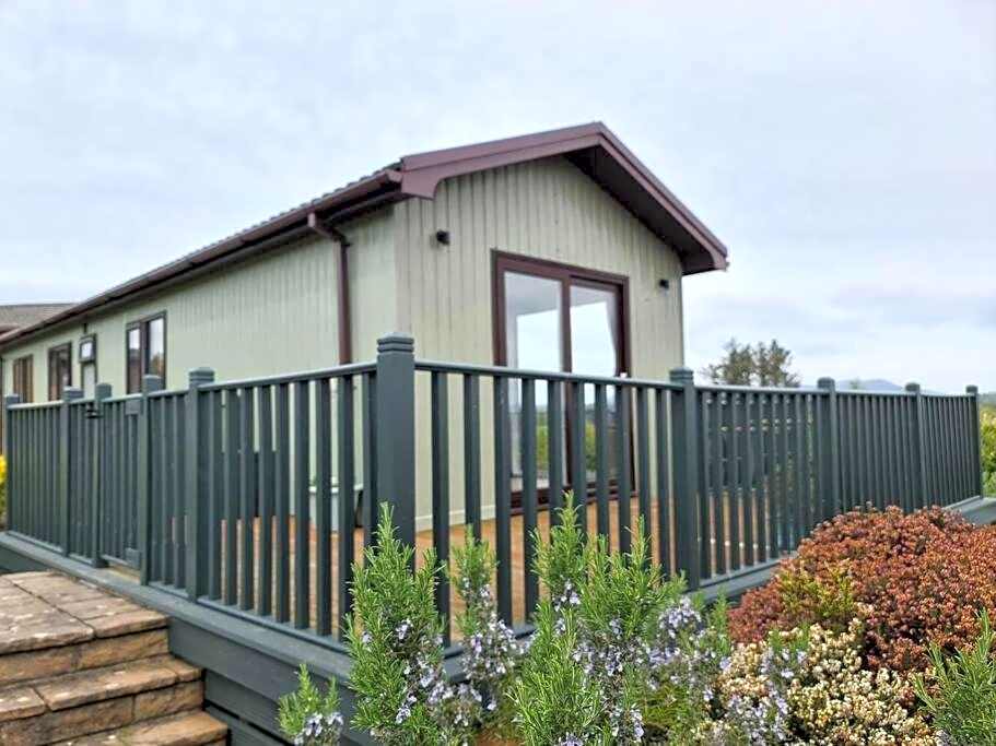 Pine Lodge @Puffin Lodges